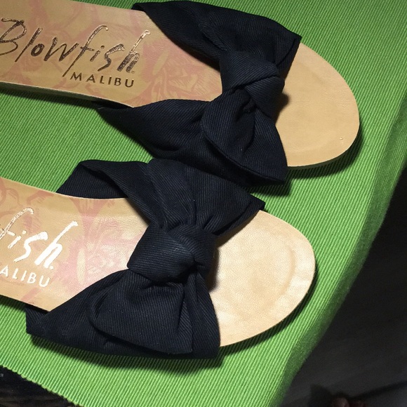 Restocked 🖤Blowfish 🐡 Black Slip ons Sanda… - Picture 8 of 9